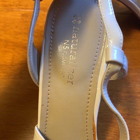 Bone color High Heels - Picture 3 of 5